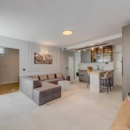 Beachfront Znjan * سبليت