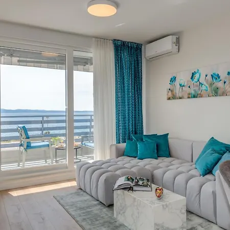 Apartment Beachfront Znjan *