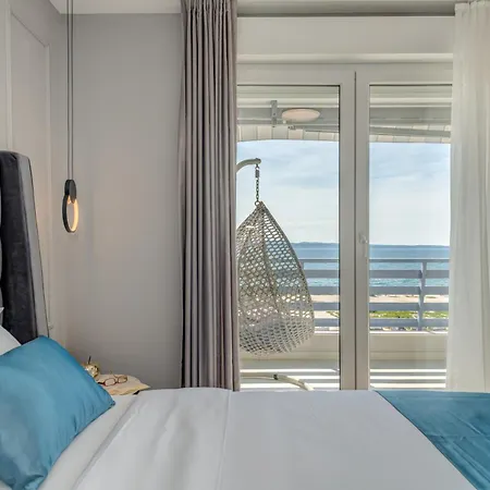 Apartment Beachfront Znjan *