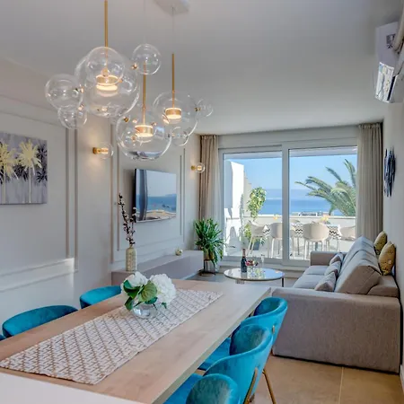 Beachfront Znjan Apartamento Split