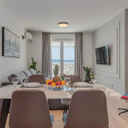 Beachfront Znjan * Split