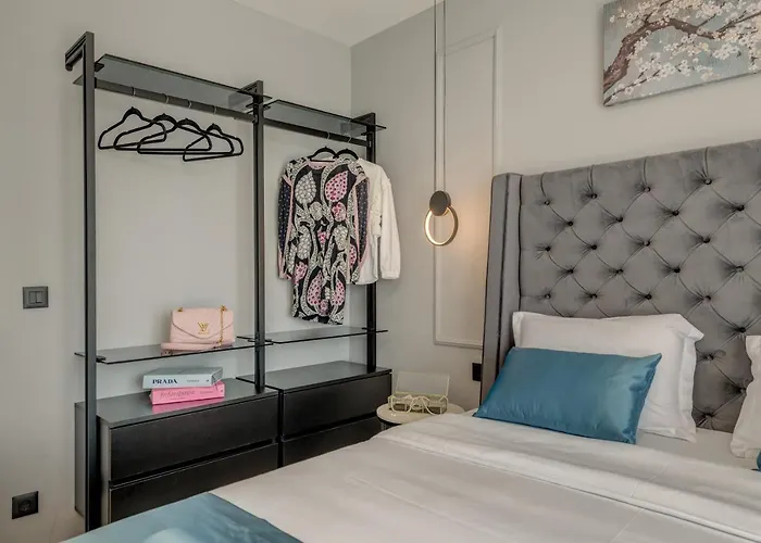 Апартаменти Beachfront Znjan