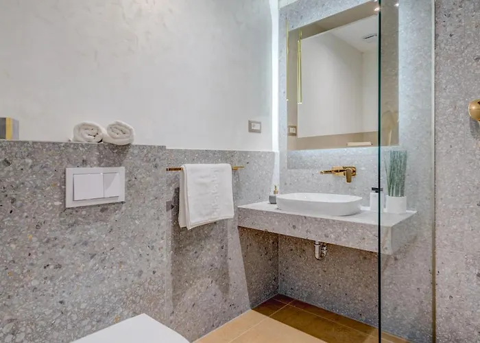 Beachfront Znjan Апартаменти *