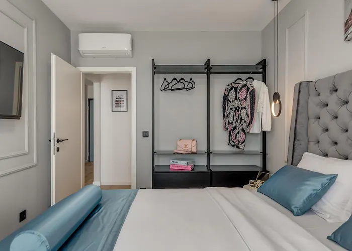 Апартаменти Beachfront Znjan Спліт