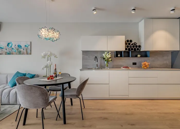 Beachfront Znjan Апартаменти