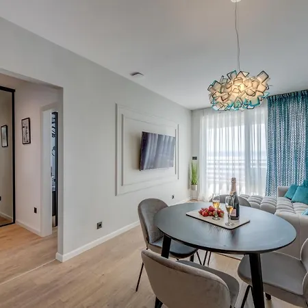 Apartament Beachfront Znjan Split